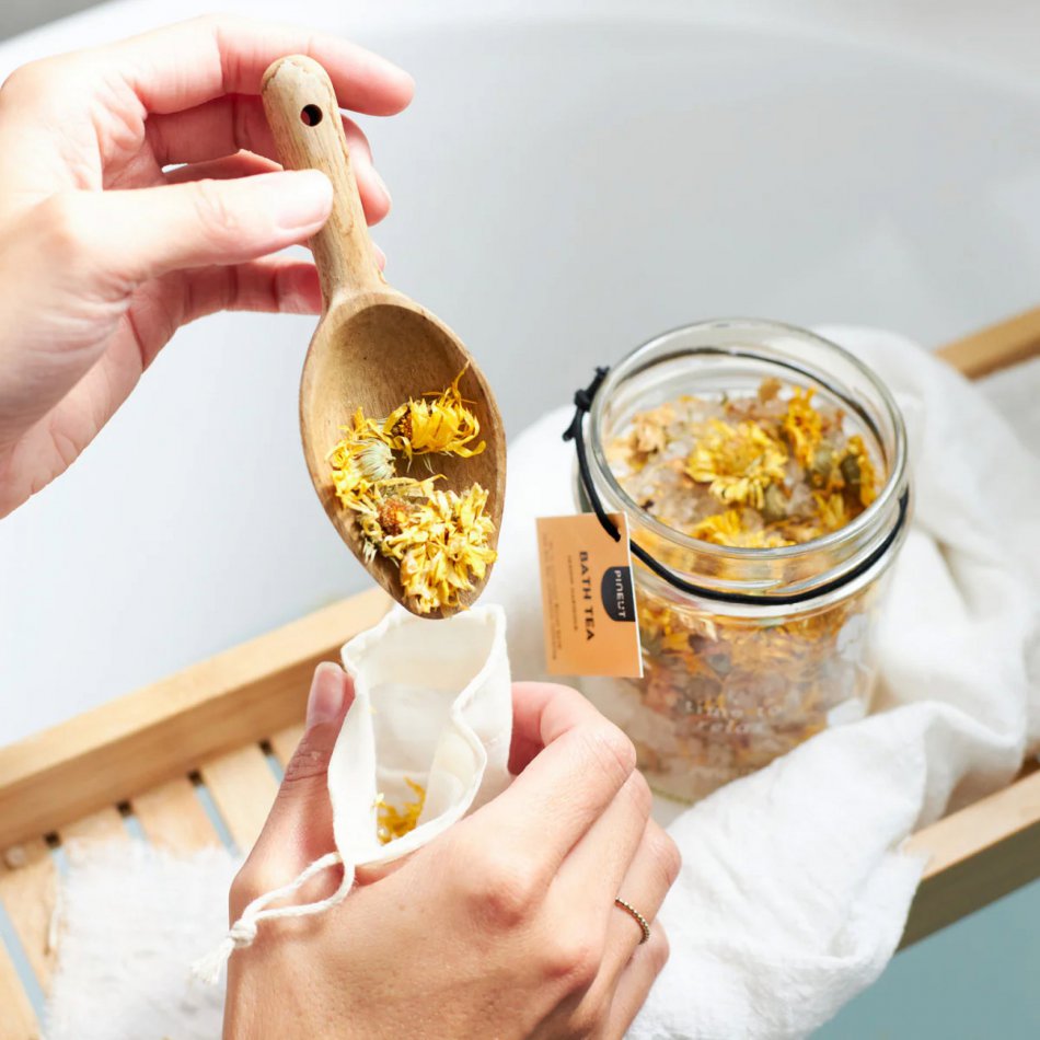 Pineut Bath Tea jar Jasmine Marigold